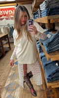 ABITO PIZZO CON T-SHIRT