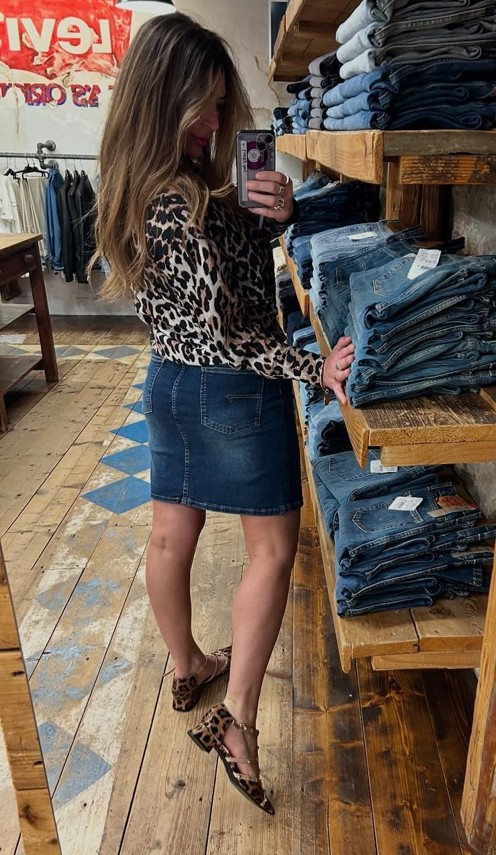 GONNA IN JEANS